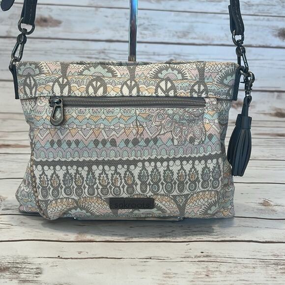 Sakroots Camden Crossbody Handbag in Pastel One World - Picture 14 of 15